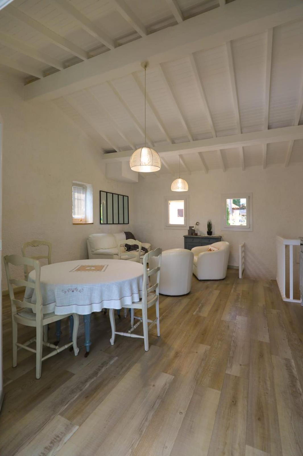 7 Guests At 10 Min From The -